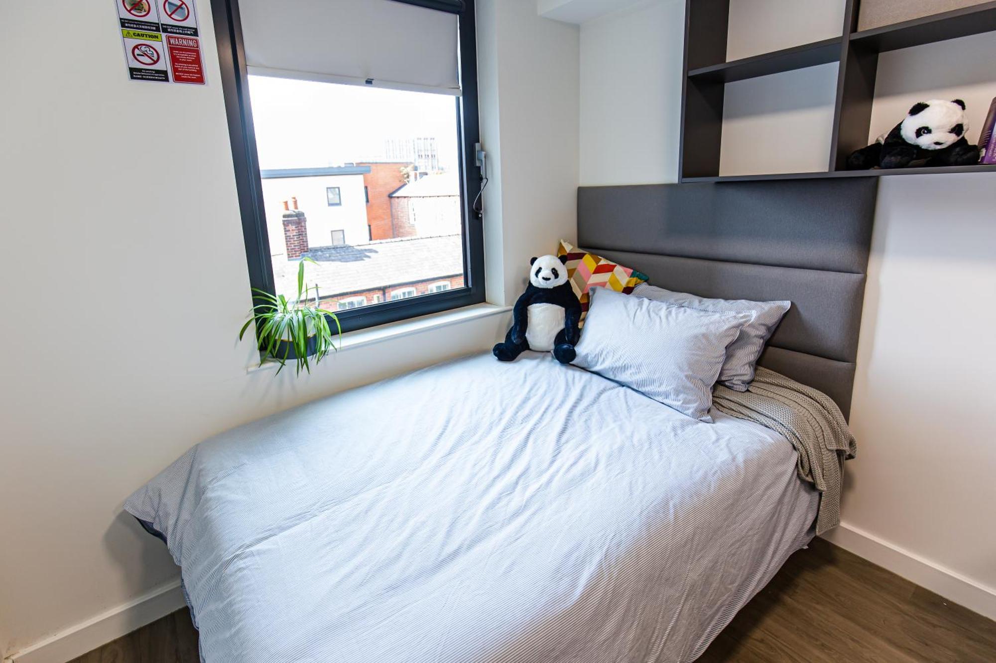 New Era Living - Private Next To Bramall Lane *